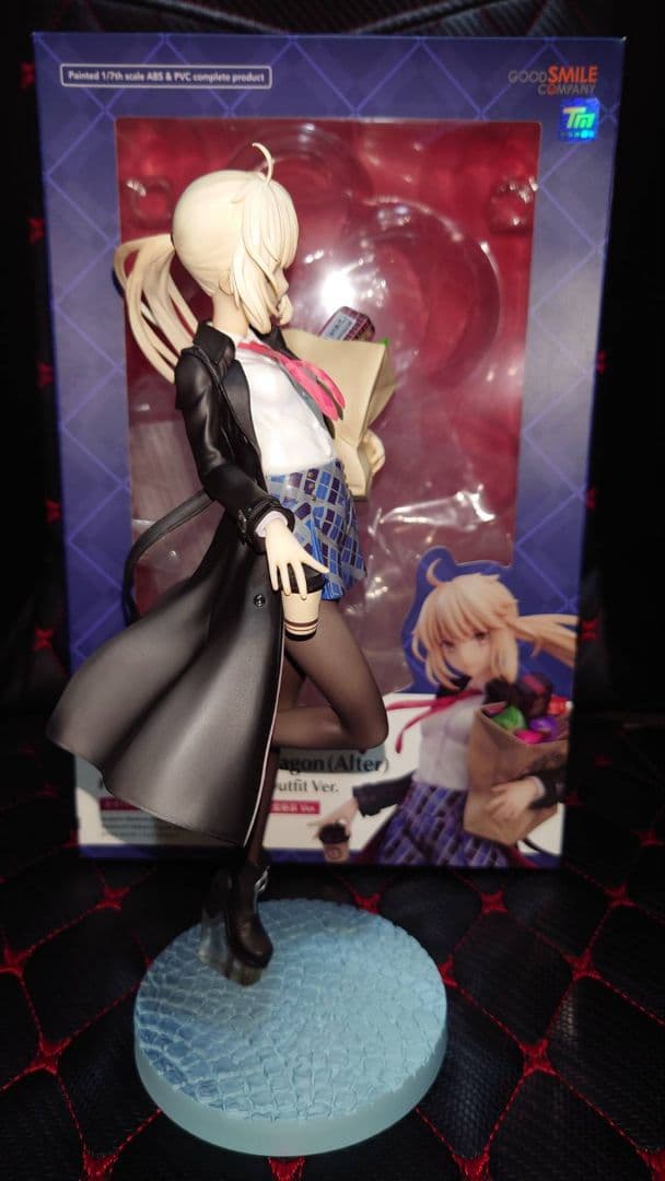 美品 Fate セイバー/アルトリア・ペンドラゴン オルタ 英霊旅装フィギュア