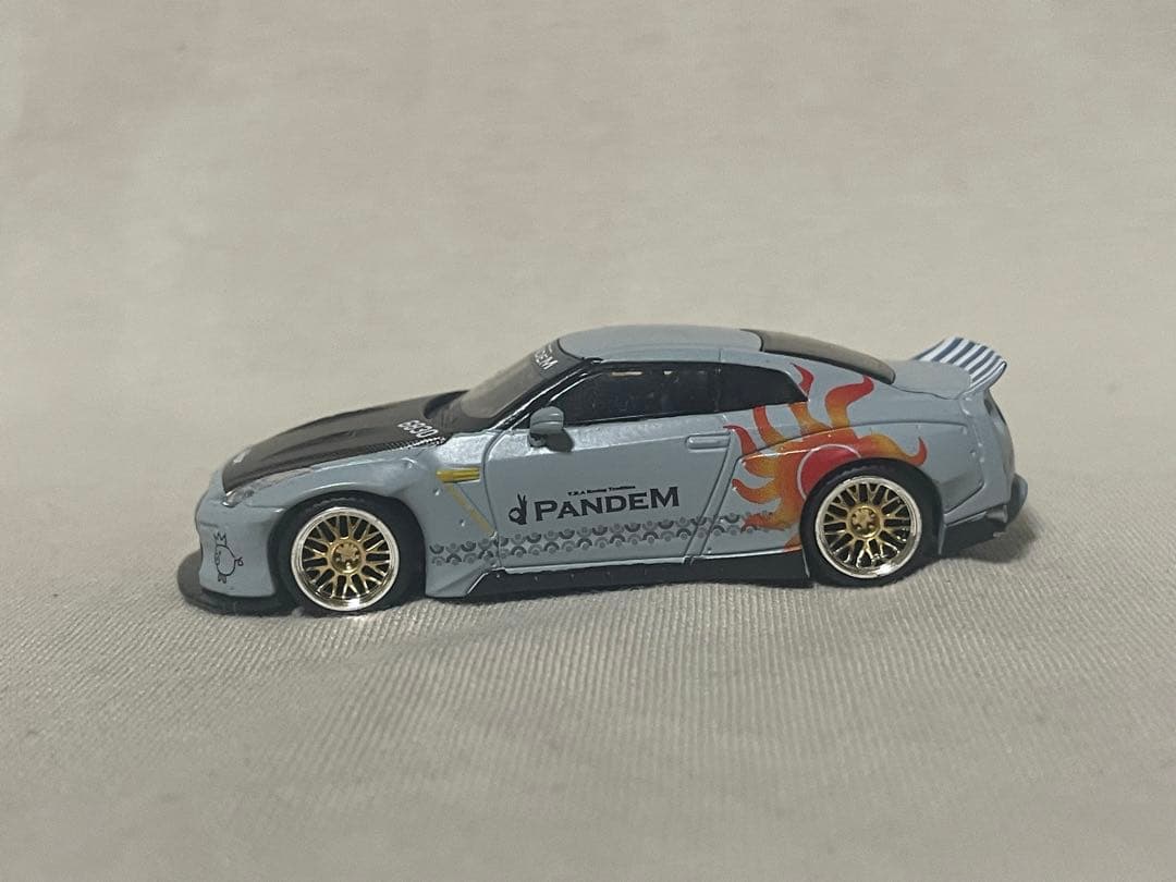 MINI GT 日産 GT-R ROCAF Malataw Fighter#99