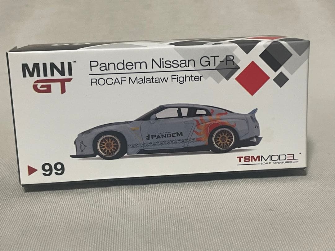 MINI GT 日産 GT-R ROCAF Malataw Fighter#99