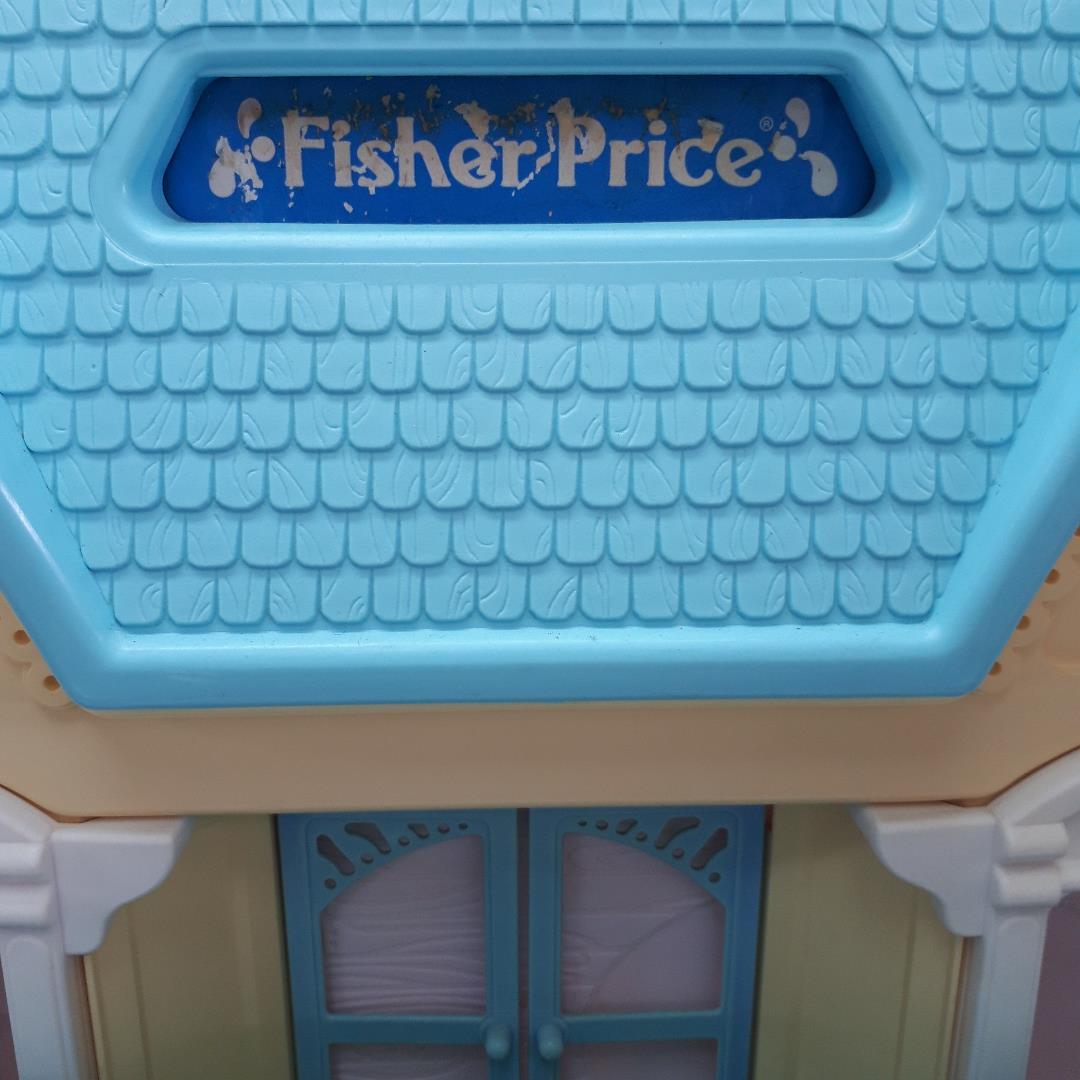 フィッシャープライスのプラ製ドールハウス　家具人形付き