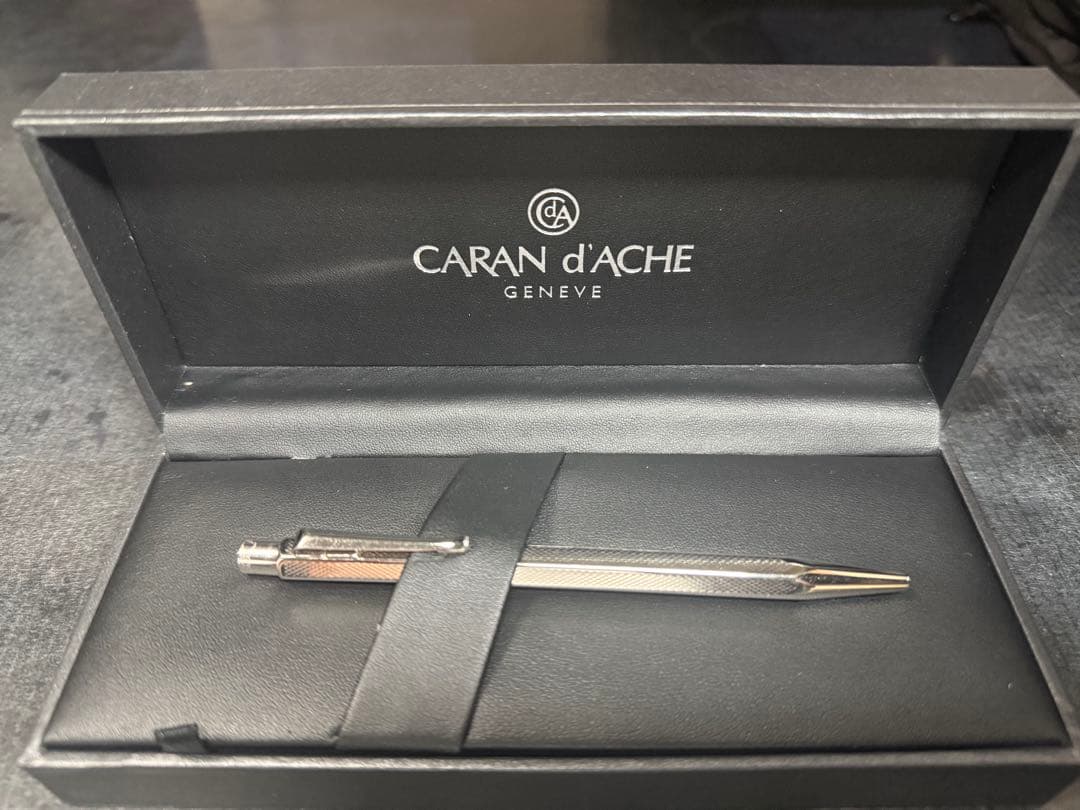 CARAN d'ACHEボールペンエクリドール専用ケース付き