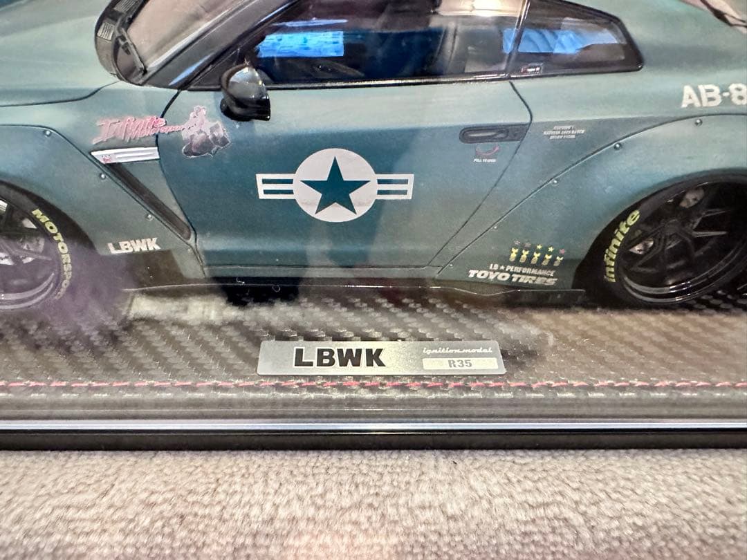 LBWK R35 1/18 ミニカー