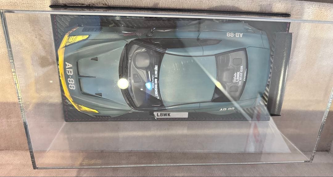 LBWK R35 1/18 ミニカー