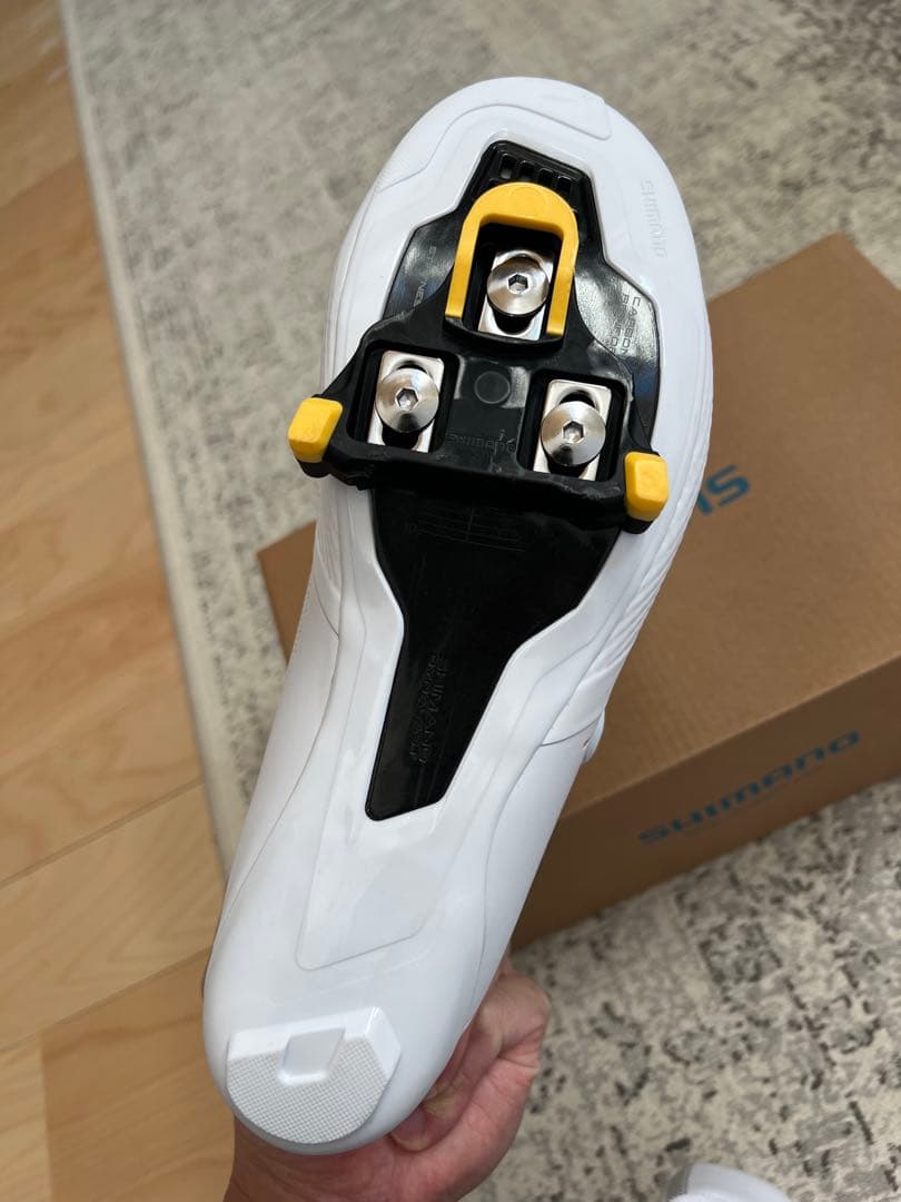 Ye　美品　SHIMANO RC5 ホワイト 41サイズ