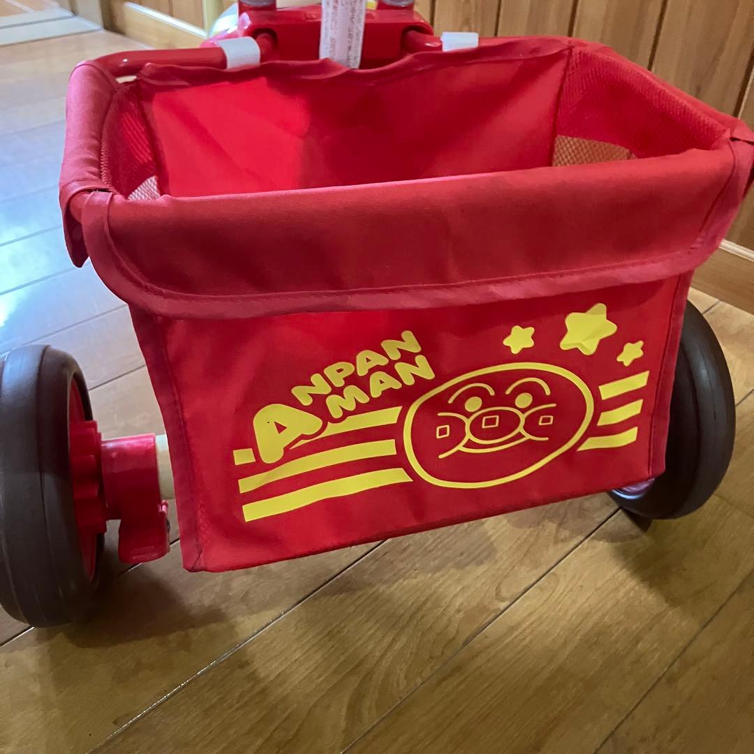 室内使用のみ　アンパンマン　三輪車