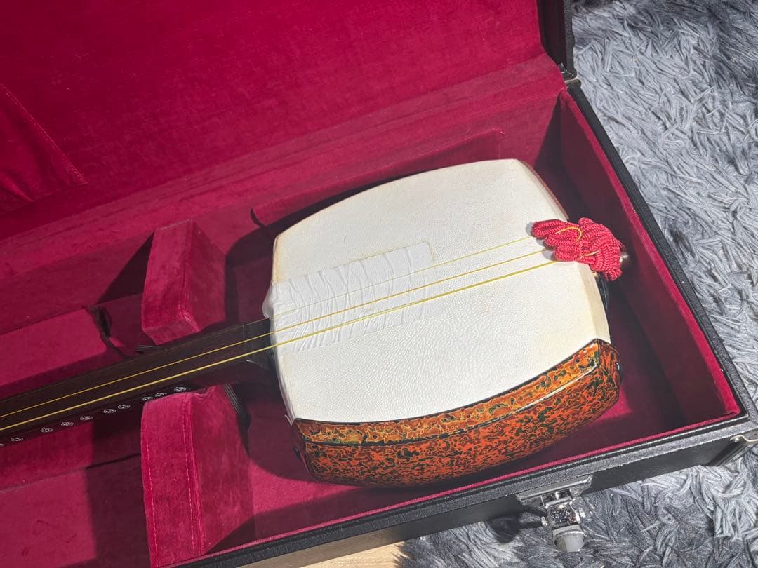 三味線本体「楓」　鼈甲撥、ケース付き