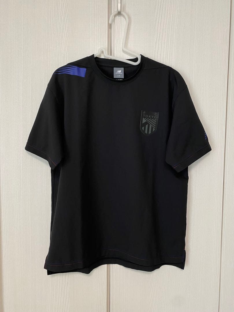 2025 FC東京×ニューバランス　ブラックアウトTシャツ　ウーブンショーツ　Ｌ