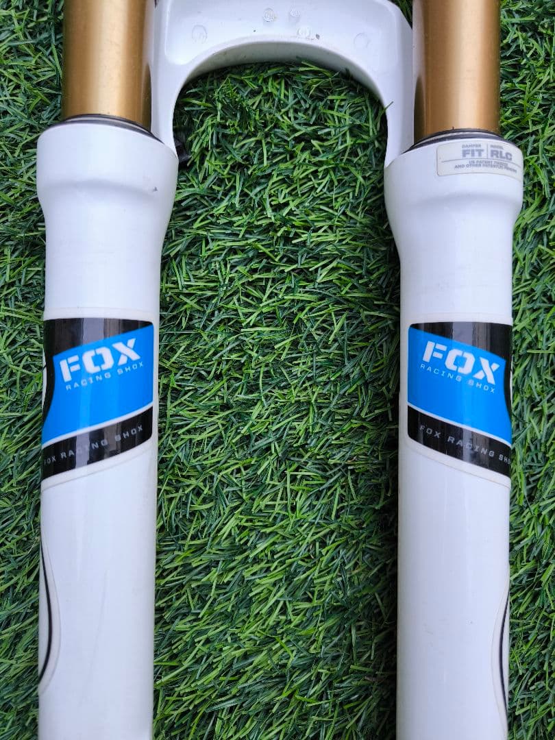 FOX エアサスペンションフォーク F-Series