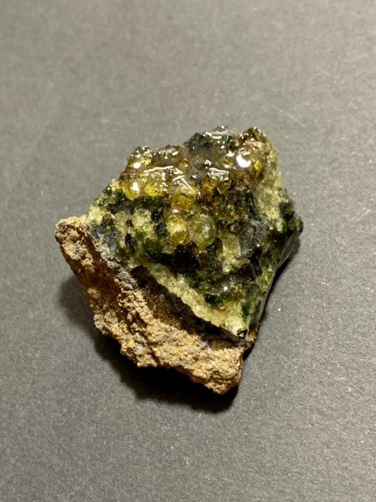 ボムストーン　原石✨　光エネルギー超濃縮✨火山爆発から出来た石　最高ランク