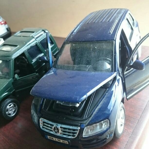 車フィギュア