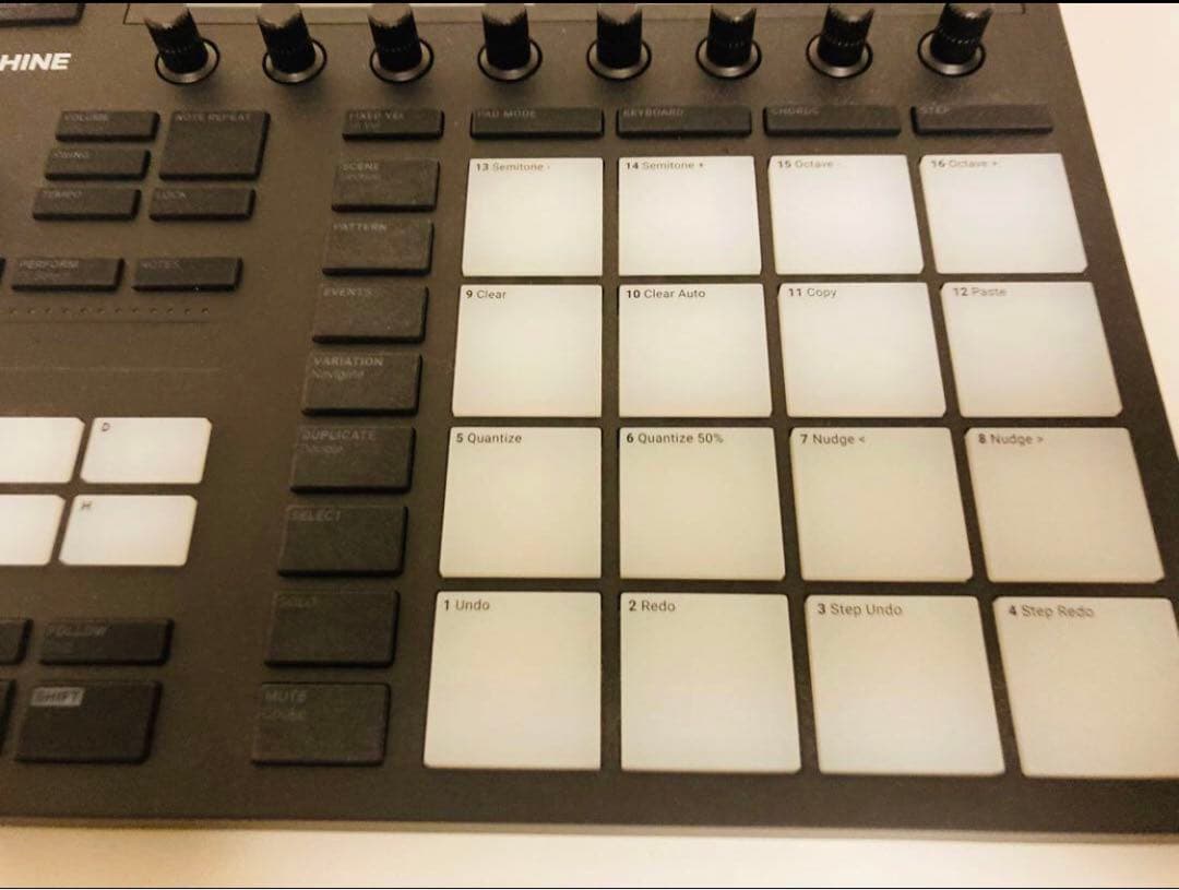 MASCHINE ブラック 本体とガイドブック