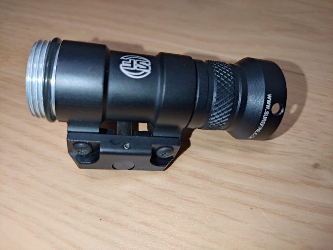 SUREFIRE製 実物M300C ボディ・テールスイッチ