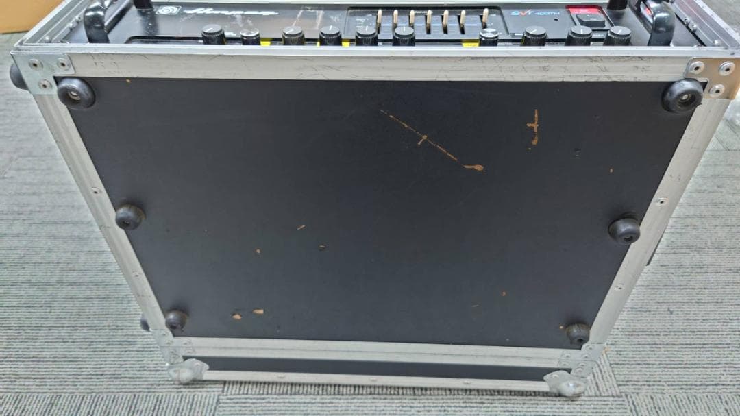 AMPEG SVT-400TH ベースアンプヘッド　ラックケース付き