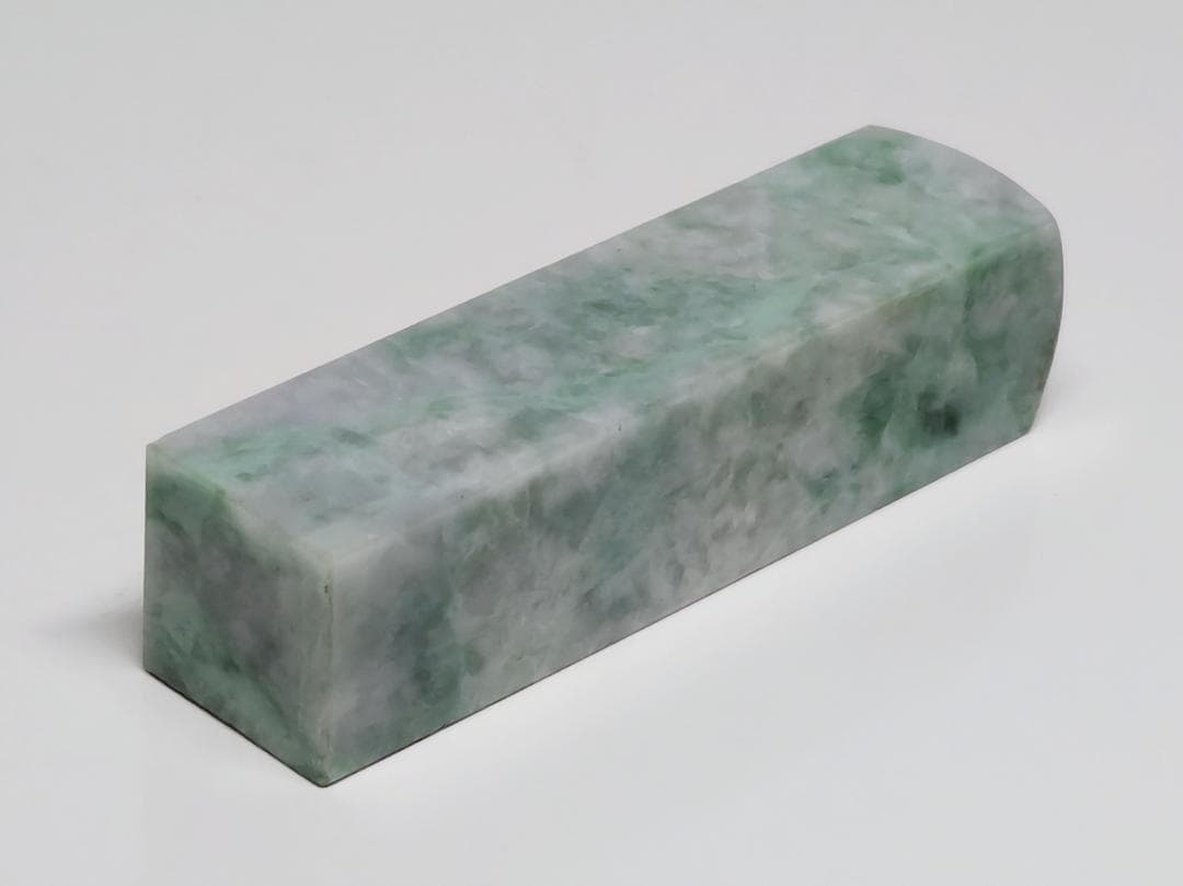 印材・角⑦ 43g 翡翠 ヒスイ 鑑賞石 原石 自然石 誕生石 鉱物 水石