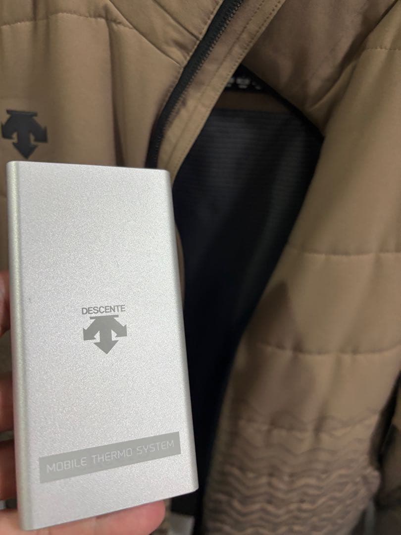デサント　ゴルフ　サーモジャケット Lサイズ ベージュ