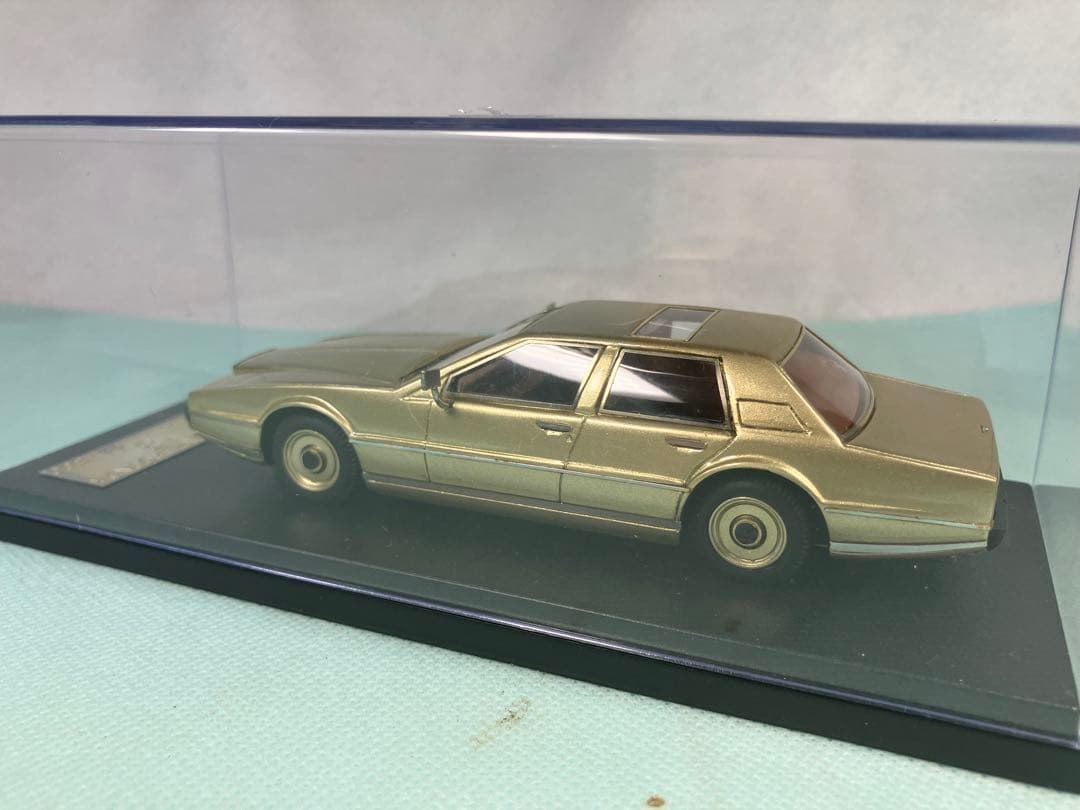 ABC Brianza製アストン・マーティン V８　ラゴンダ　Mk.Ⅱ 金色