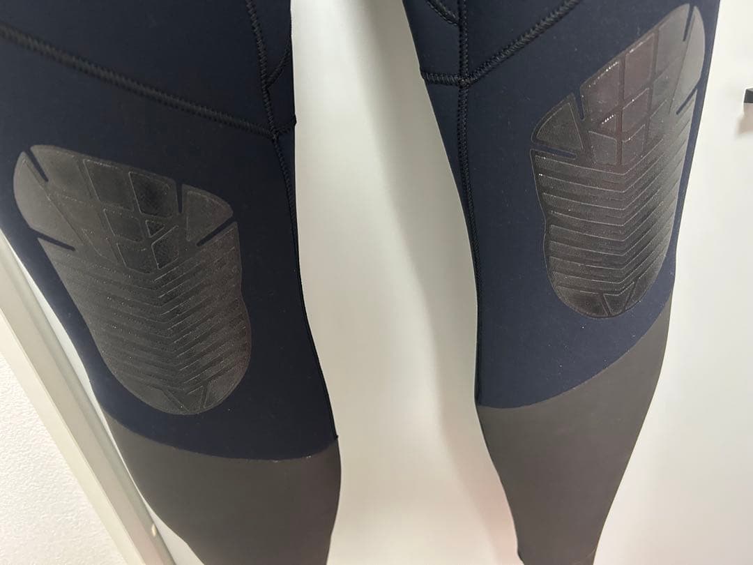 新品未使用　BILLABONG ウェットスーツ　セミドライ