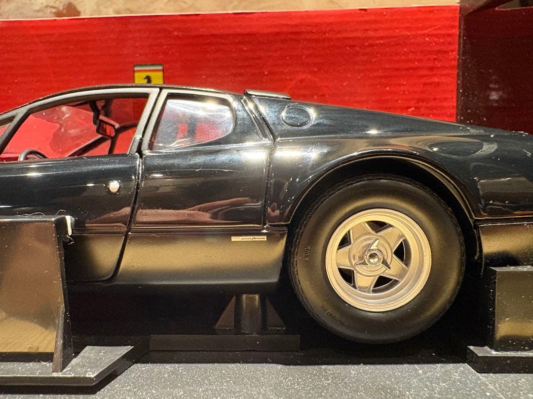 絶版京商 1/18フェラーリ365GT4/BB ブラック　外箱難あり