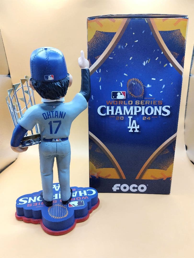 大谷翔平 LAドジャース ボブルヘッド 世界一記念トロフィー【新品箱入り】