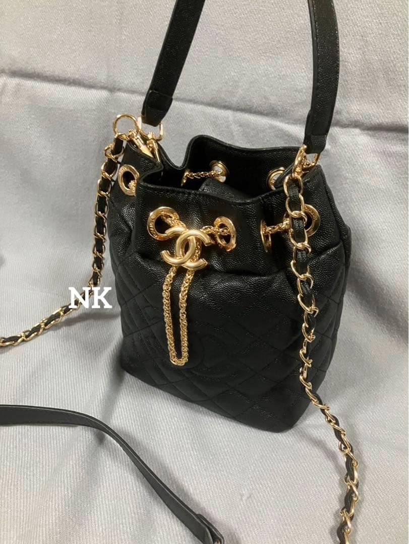 ショルダーバッグ　シャネル　ノベルティ　巾着バッグ　レザー　3way VIP