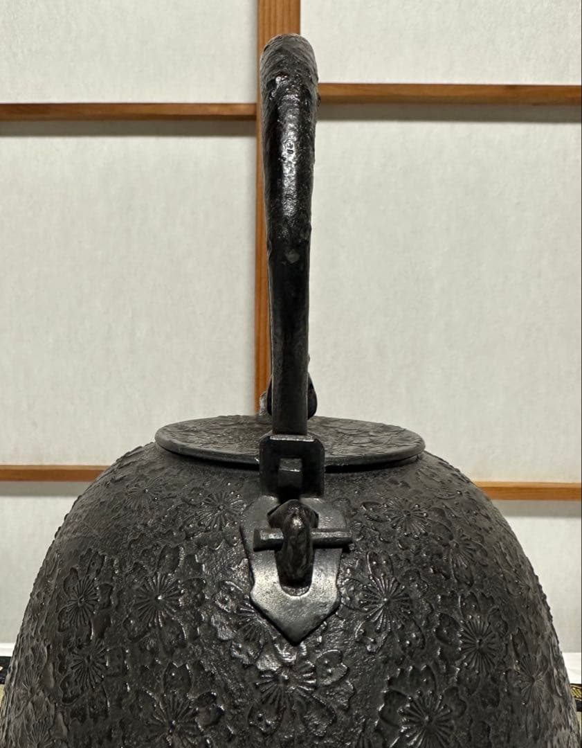本番盛岡 薫山 南部鉄器 鉄瓶 南部型 桜 2.0リットル 新品未使用品