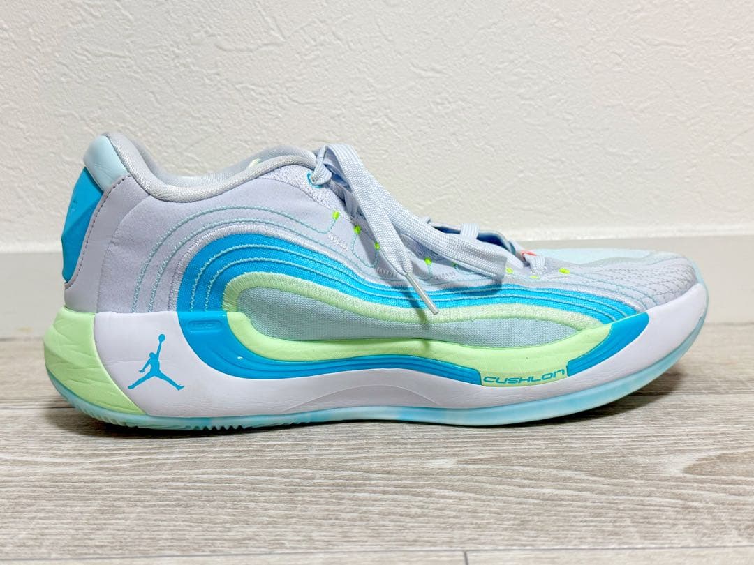 Luka 4 PF Navigator jordan バッシュ 水色 白 黄色