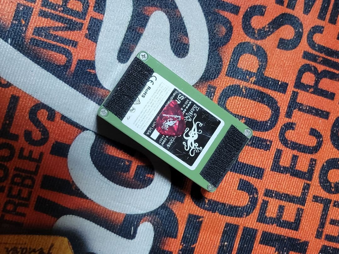 ギター EarthQuaker Devices Plumes