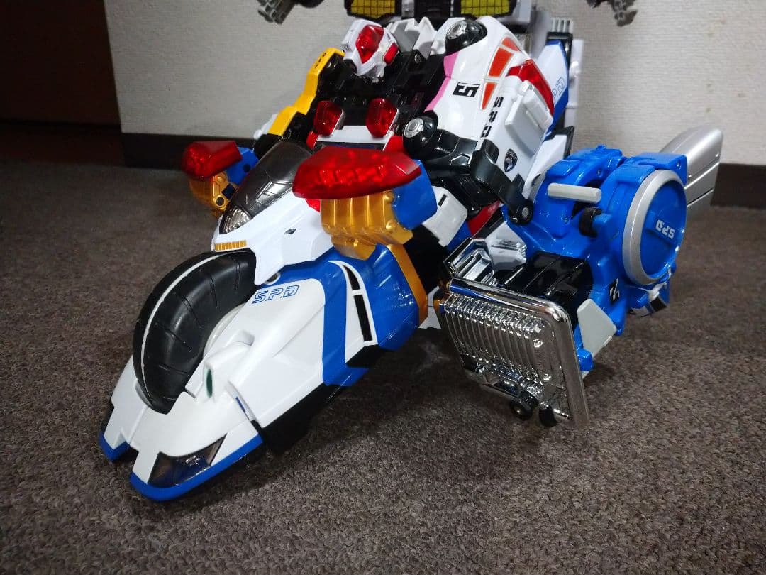 入手困難 ‼️特撮戦隊デカレンジャー　DXデカベースロボ セット