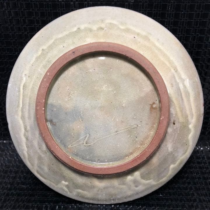 究極の古美術◼️蔵から美しい波の様な釉薬が流れているお皿が出て来ました、茶道具