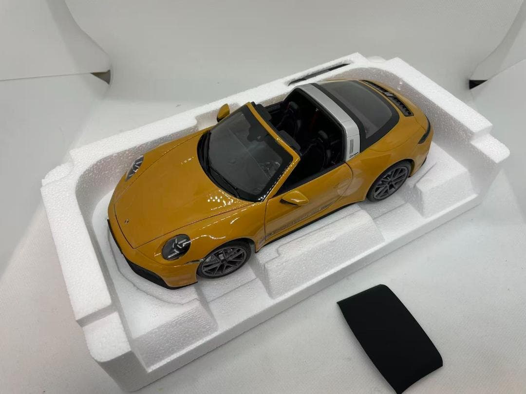 304-058 ノレブ 1/18 ポルシェ 911 Targa 2024