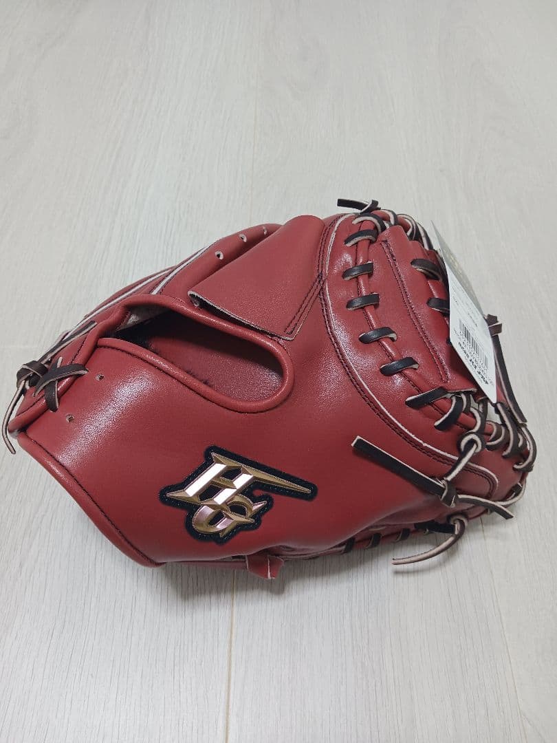 新品未使用　キャッチャーミット　軟式　ハイゴールド　己極シリーズ
