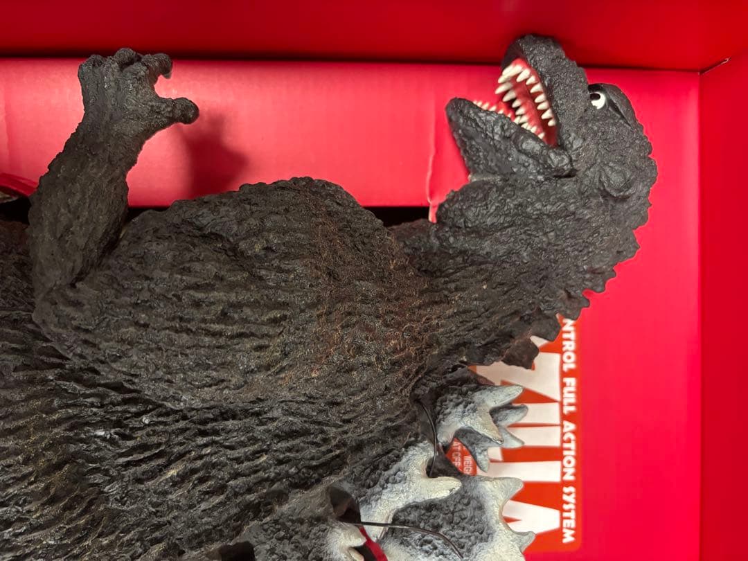 R/C これは東京・丸井のゴジラのリモコンです。