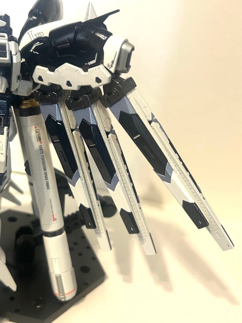 RGハイニューガンダム完成品 全塗装