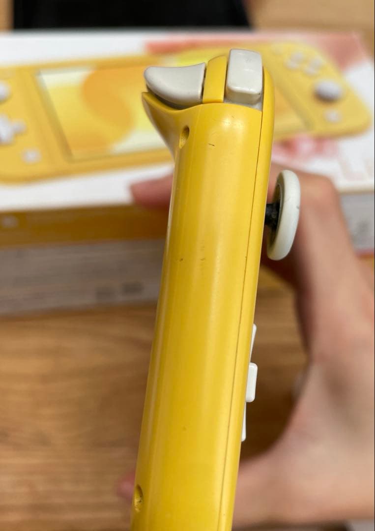 ま*か様 Nintendo Switch Lite イエロー