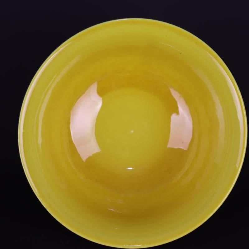 清乾隆帝黄釉浮彫り竜紋碗 景徳鎮 陶磁器 装飾品 工芸品 美術品 置物