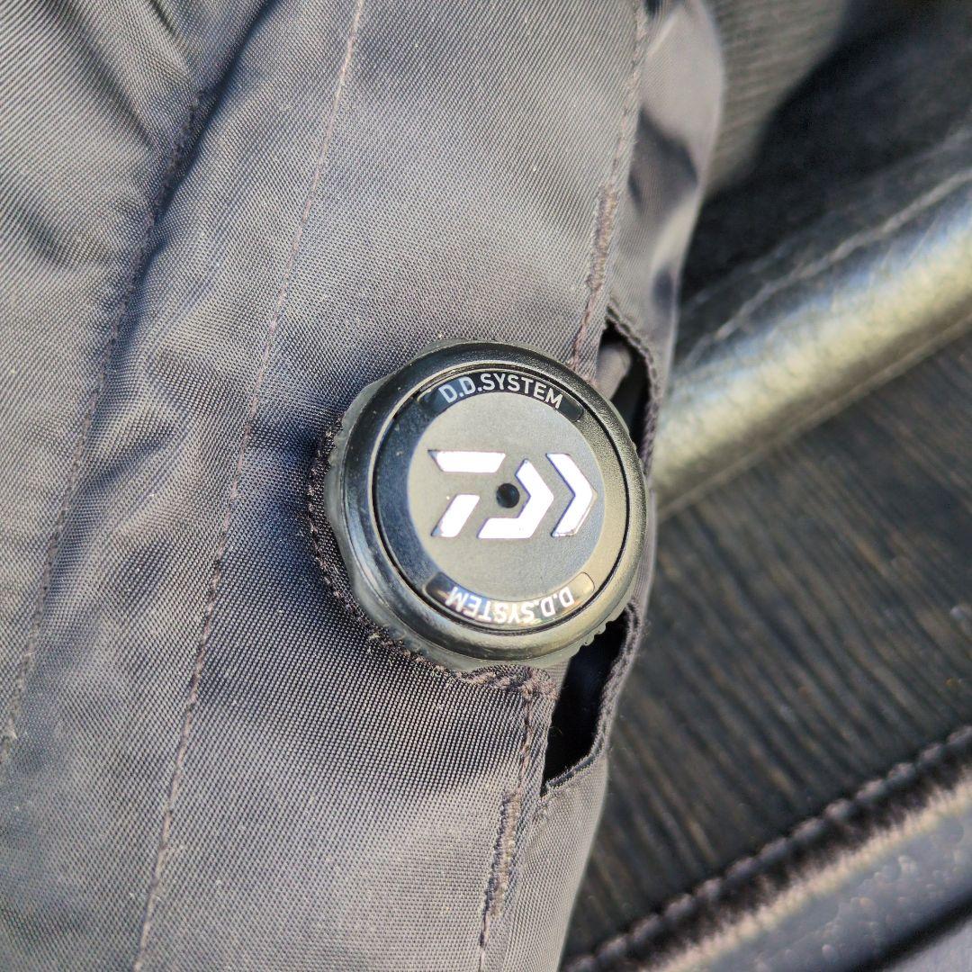 Daiwa Tournament ライフジャケットM 黒/金ダイワ　トーナメント