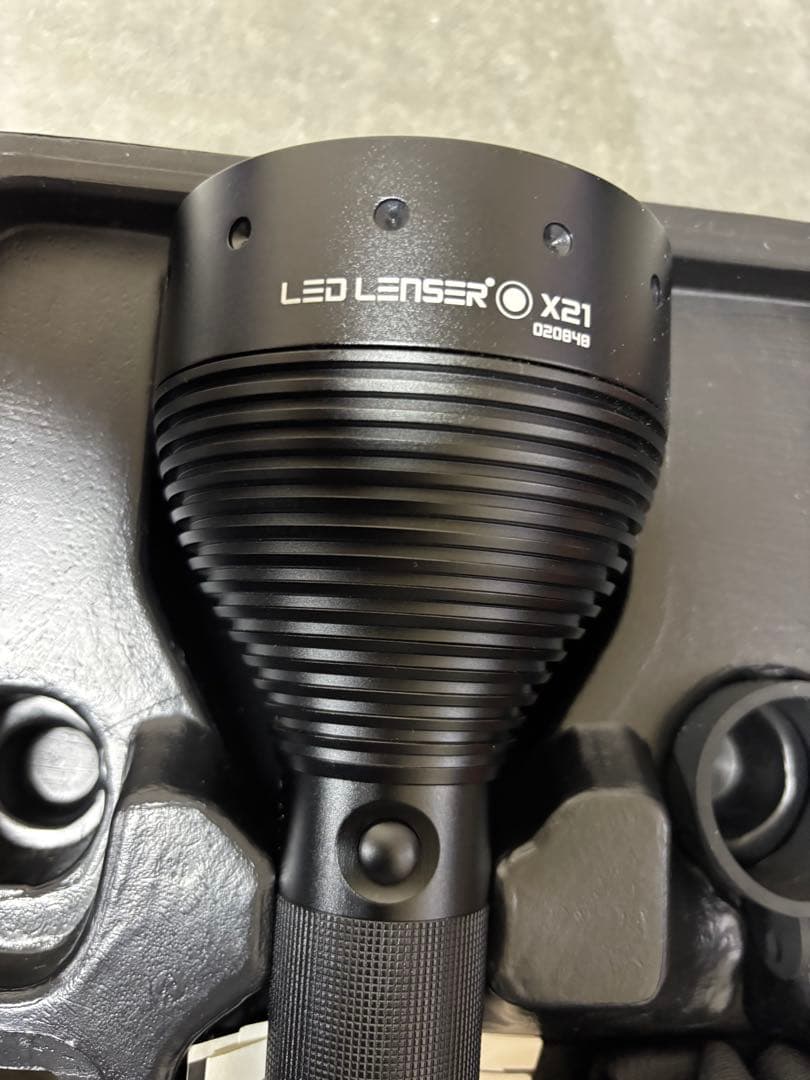 LED LENSER X21 超高出力ライトケース付き