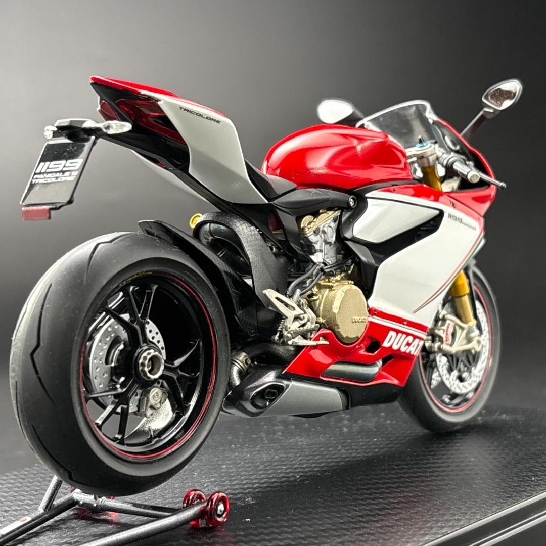 ドゥカティ 1199 パニガーレS トリコローレ（1/12組立完成品）