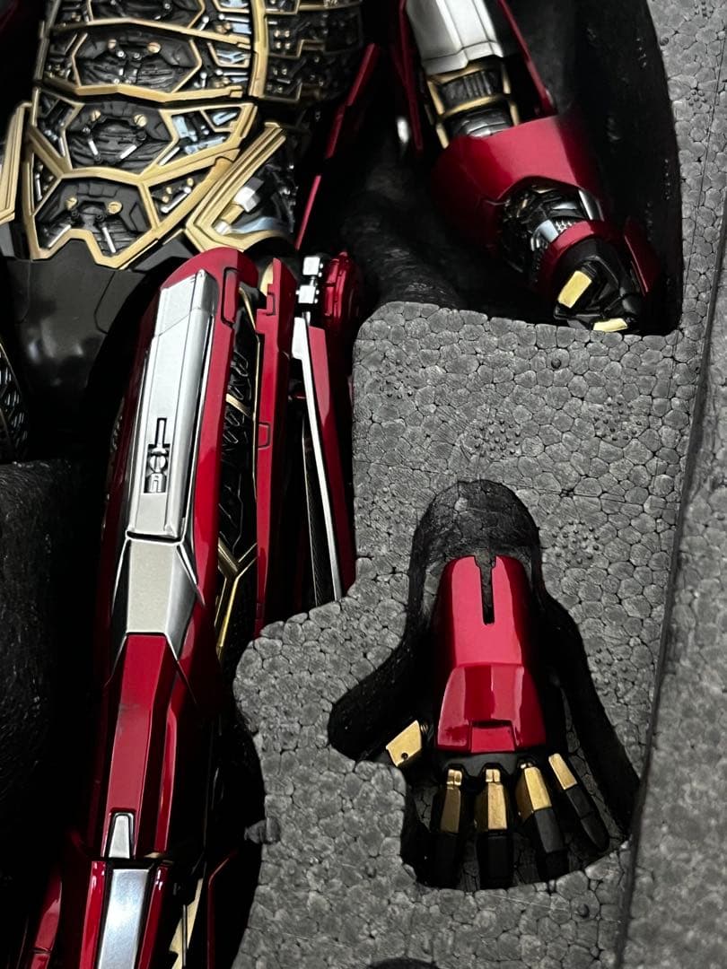 【美品】ホットトイズ　アイアンマン３シルバーセンチュリオンアーマースーツアップ版