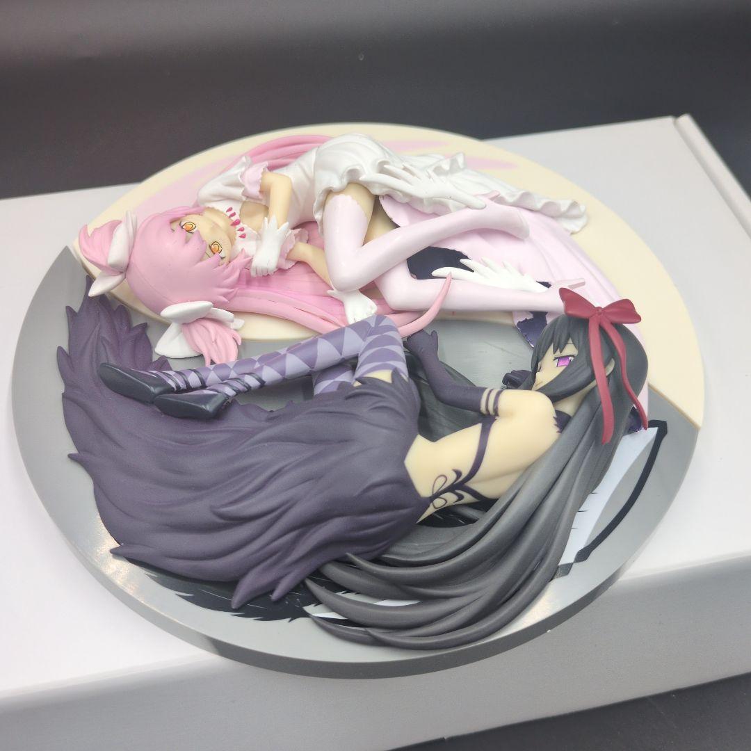 魔法少女まどか☆マギカ SQフィギュア 悪魔ほむら　アルティメットまどか２体　A