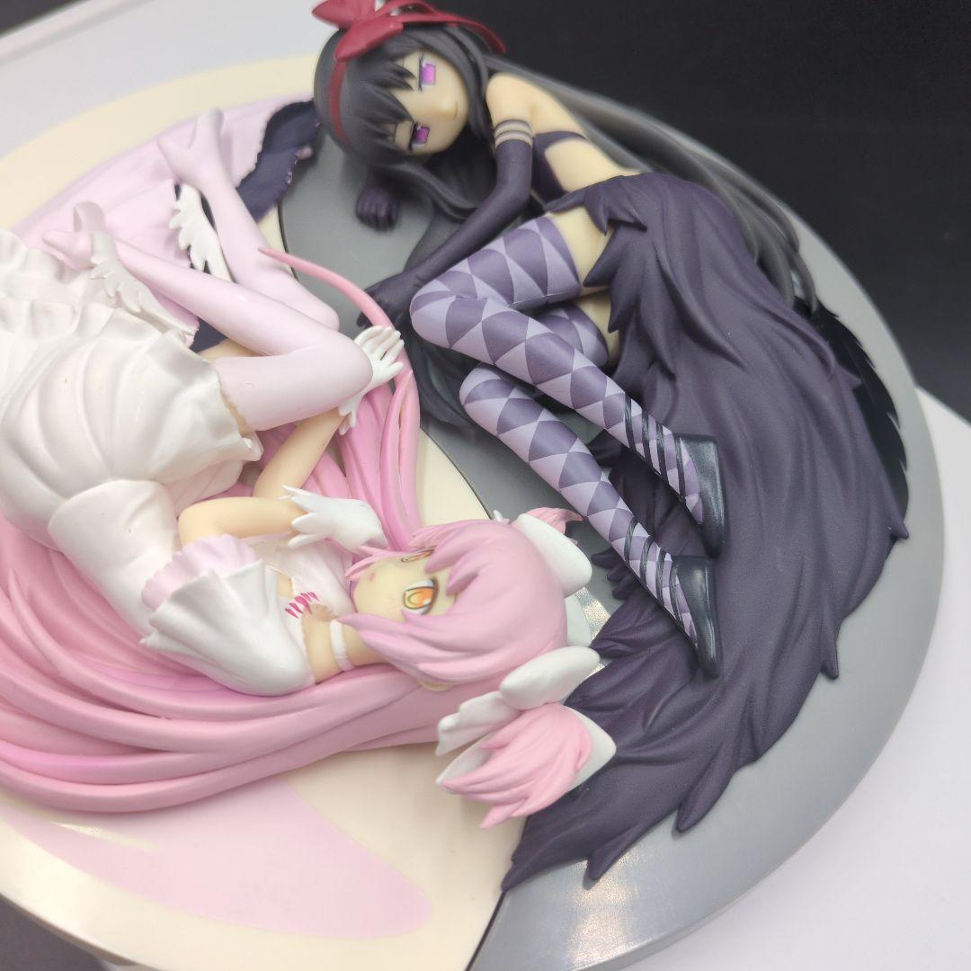 魔法少女まどか☆マギカ SQフィギュア 悪魔ほむら　アルティメットまどか２体　A