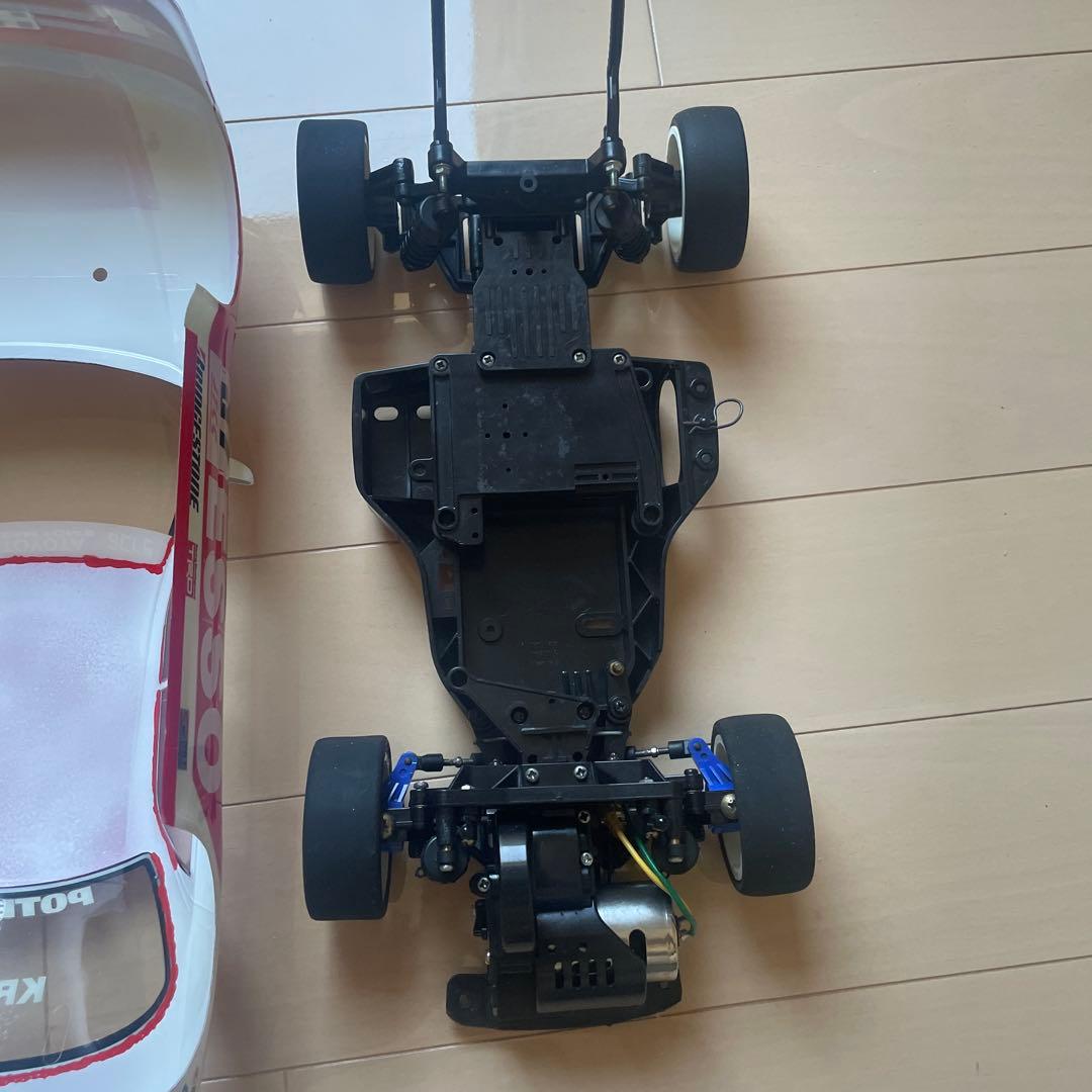 タミヤ　ラジコン　トヨタエクシブ　ＦＦ01 赤、白は、裏からの塗装です。