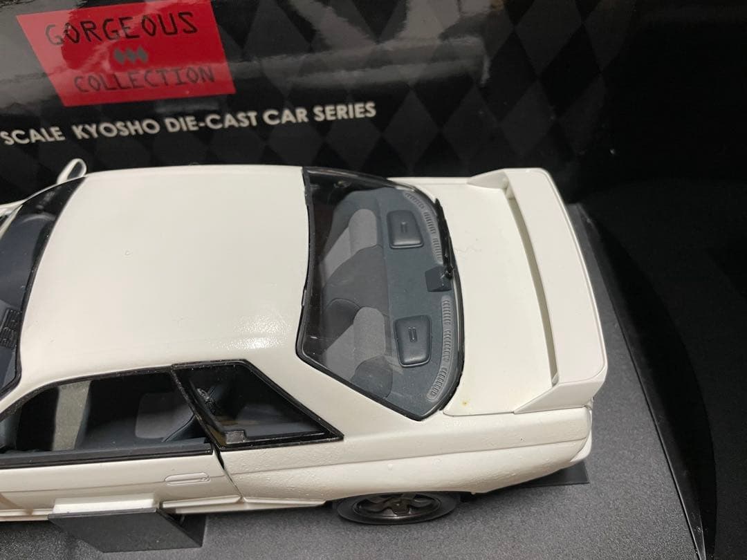 京商 1/18 スカイライン GT-R R32 中期型