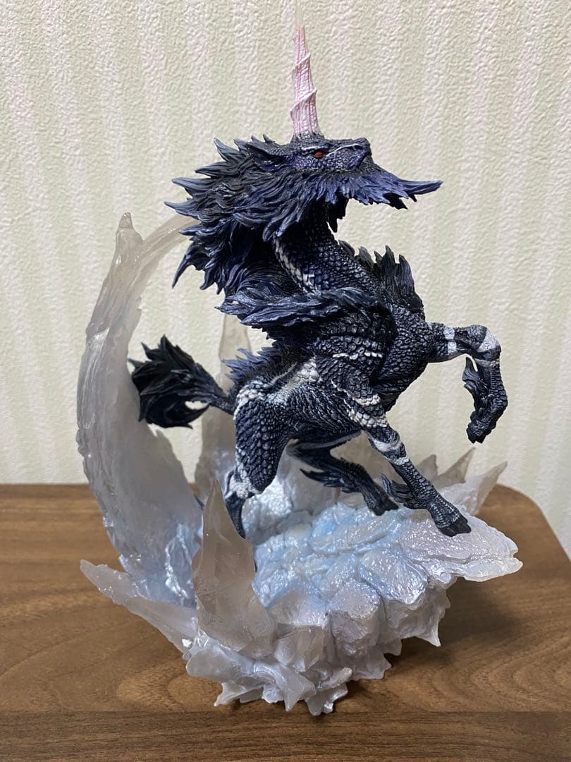 麒麟　亜種　クリエイターズモデル　フィギュア　CAPCOM