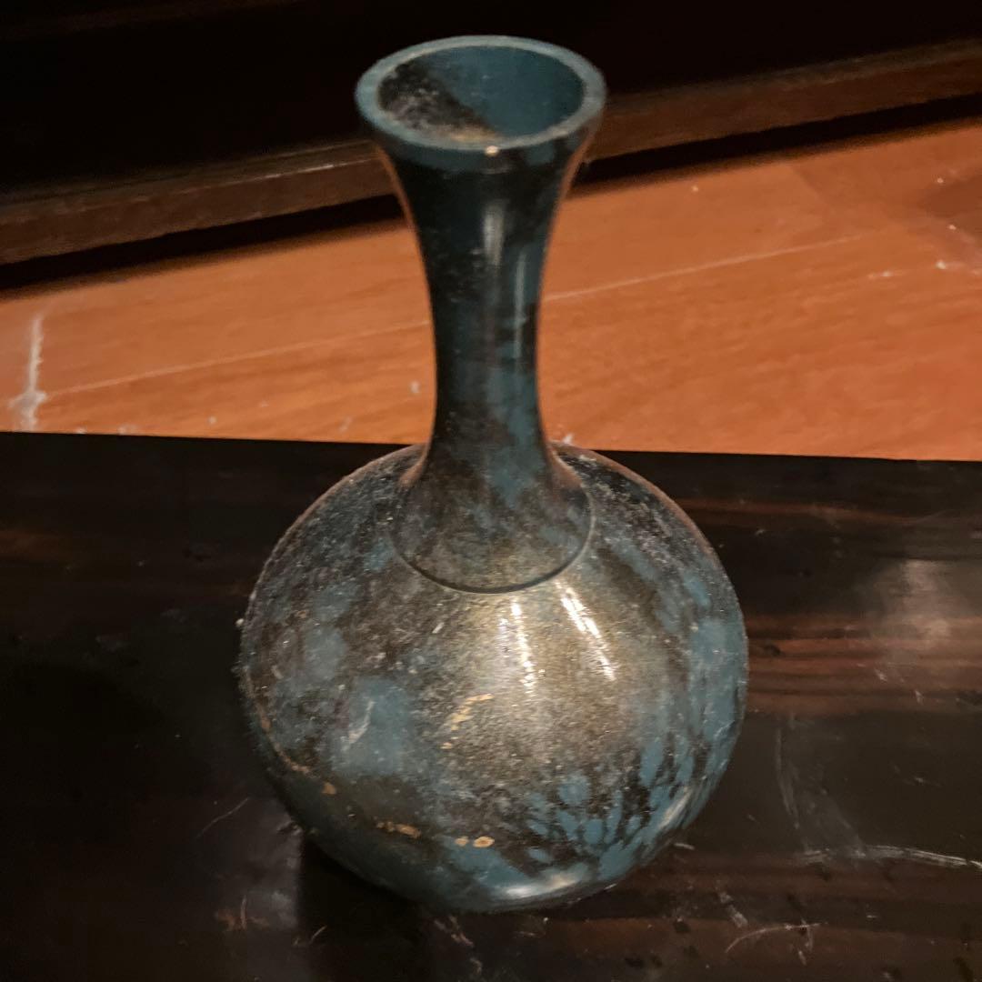 花瓶　金属製