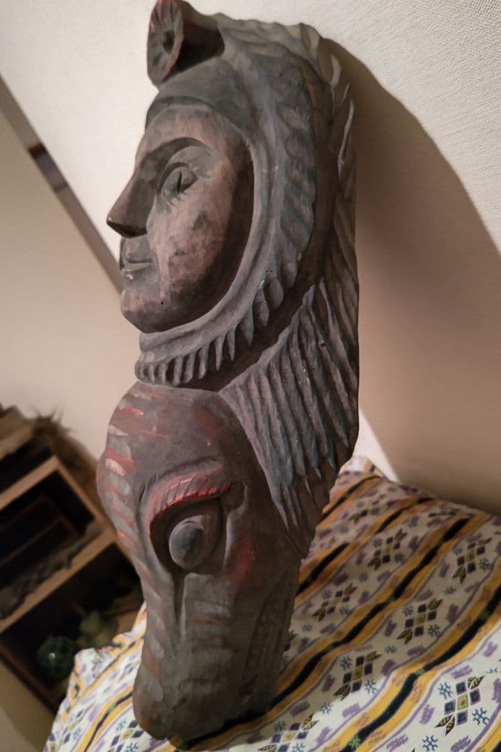 メキシコの木製魔除け面。人間と動物の融合。アンティーク