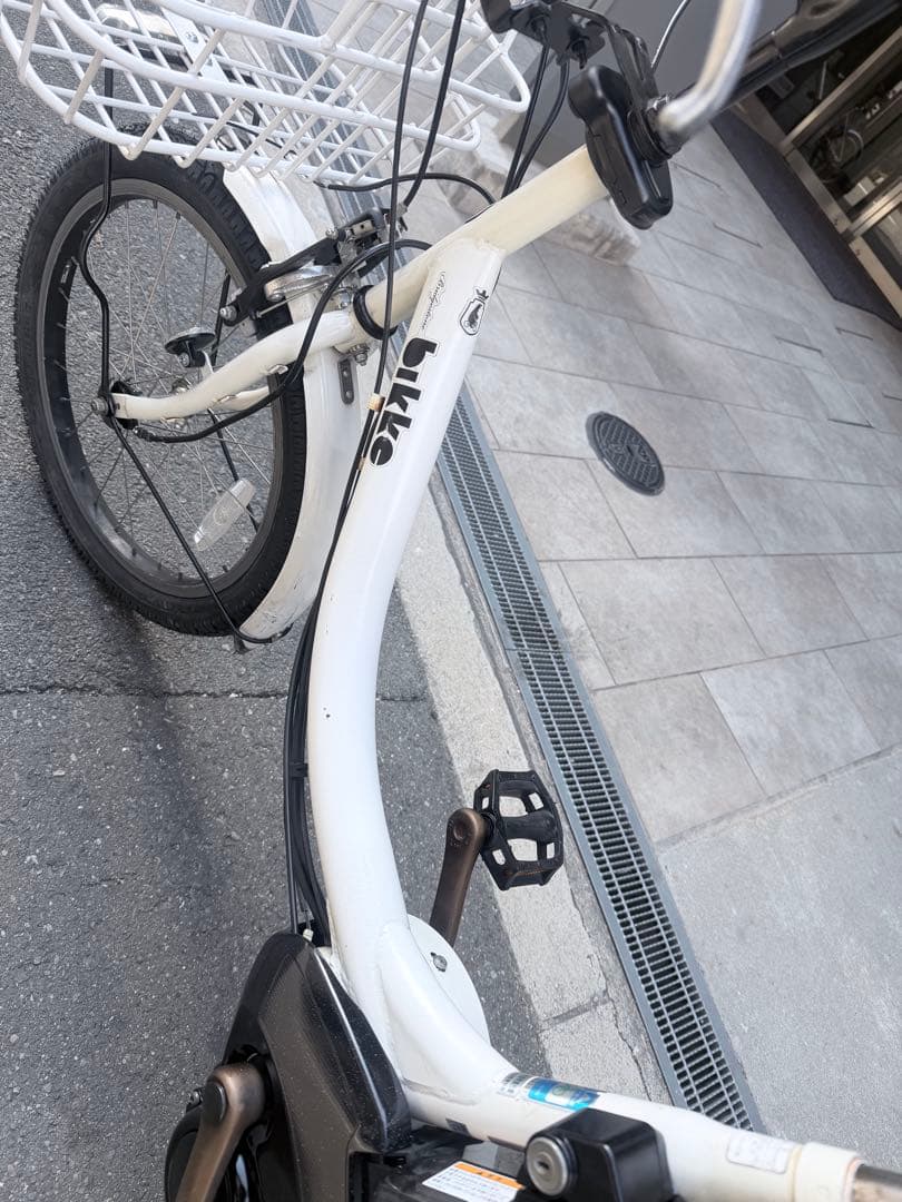 子供乗せ　ブリヂストン　BIKKE 電動アシスト自転車 チャイルドシート付き