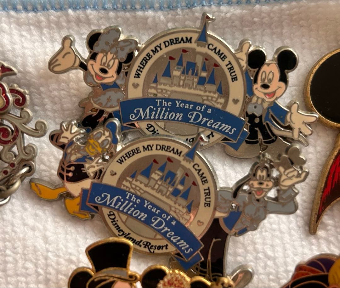 ディズニー　パーク限定　ピンバッチ　（周年もの有）カリフォルニアディズニー