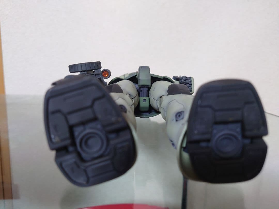 1/100量産型ザクプラモデル完成品