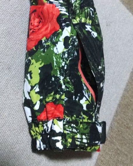 NIKITAスノーボードウェア 花柄 上下セット新品・未使用　 M (150？)